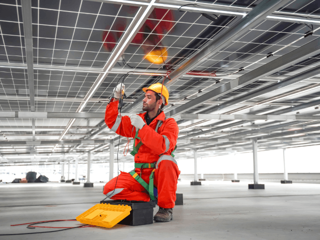 Systèmes photovoltaïques et énergie solaire en Algérie